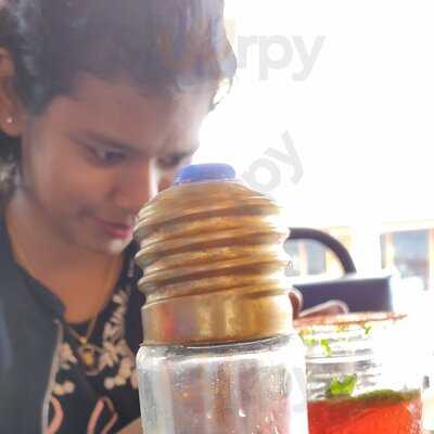 ‪the Mumbai Gully & Kulfiholic‬