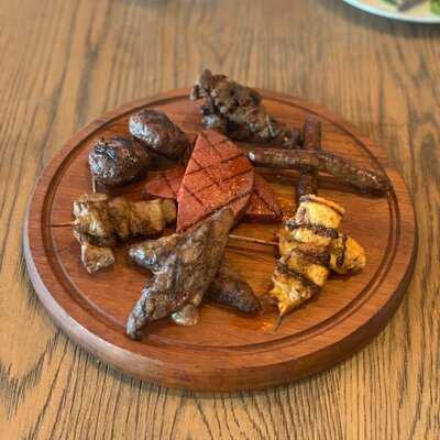 ‪butchers Shop And Grill‬