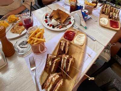 ‪dish Dash - Dubai Mall‬