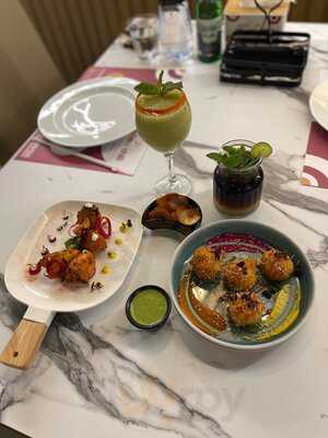 ‪the Yellow Chilli‬