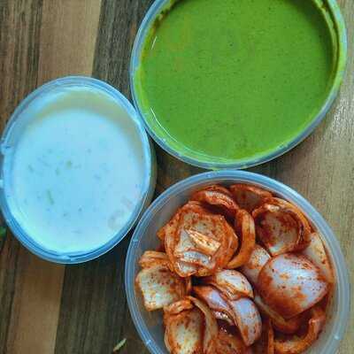 ‪the Yellow Chilli‬