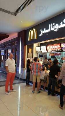 ‪mcdonalds Al Khaleej Centre‬