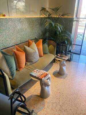 ‪tashas Al Jalila‬