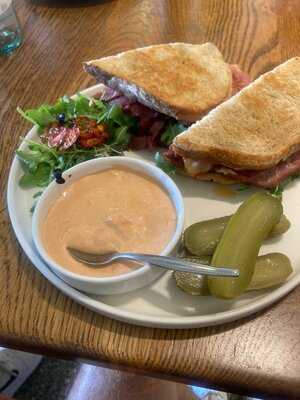 ‪tashas Al Jalila‬