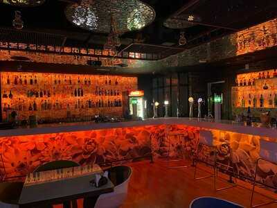 ‪aurora Lounge & Terrace‬