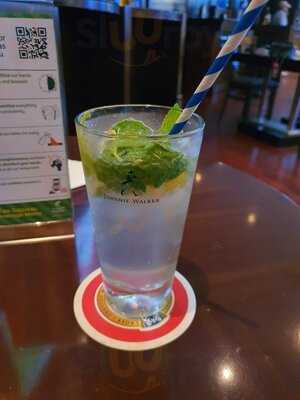 ‪two Guineas Pub‬