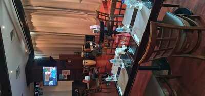 ‪two Guineas Pub‬