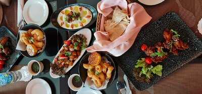 ‪two Guineas Pub‬