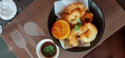 ‪two Guineas Pub‬