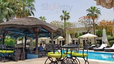 ‪pool Bar At Le Meridien Dubai‬
