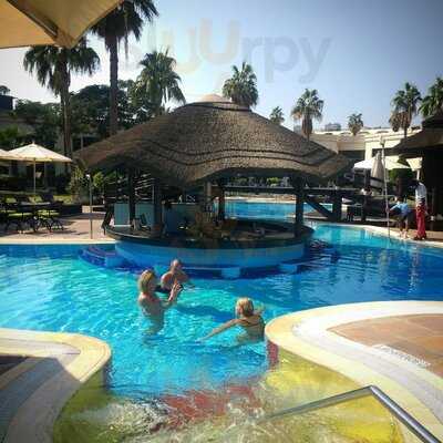 ‪pool Bar At Le Meridien Dubai‬