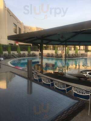 ‪pool Bar At Le Meridien Dubai‬
