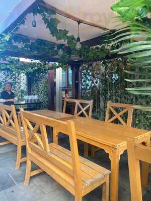 ‪la Mesa Restaurant & Cafe‬