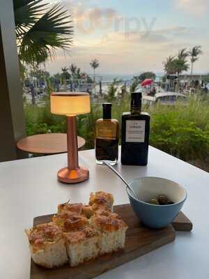 ‪venus Beach Club‬