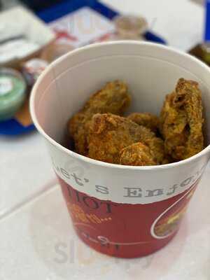 ‪max's All About Chicken - Dcc‬