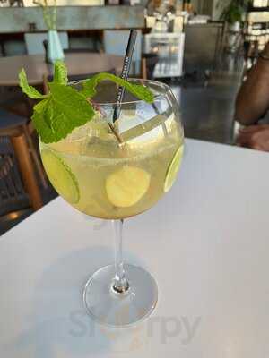 ‪the Surf Café By Leen's‬