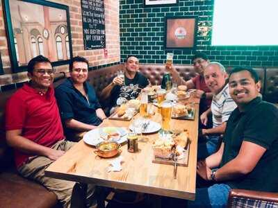 ‪mr.toad's Pub & Kitchen‬