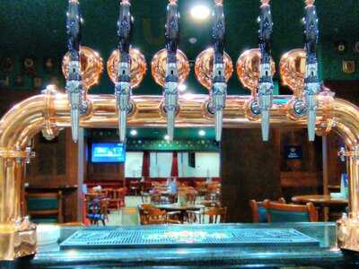 ‪the Golden Lion At Qe2‬