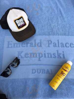 ‪beluga Beach Restaurant‬