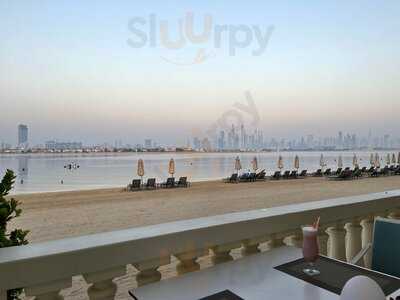 ‪beluga Beach Restaurant‬