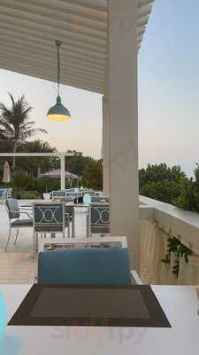 ‪beluga Beach Restaurant‬