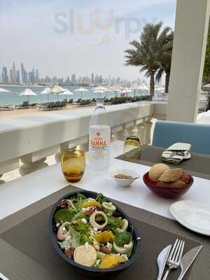 ‪beluga Beach Restaurant‬