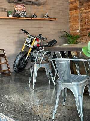 ‪biker's Cafe‬