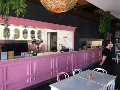 ‪circle Cafe (studio City)‬