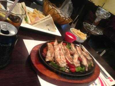 ‪camoon Restaurant & Cafe‬