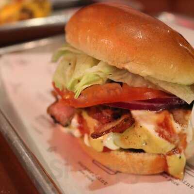 ‪burger Joint New York‬