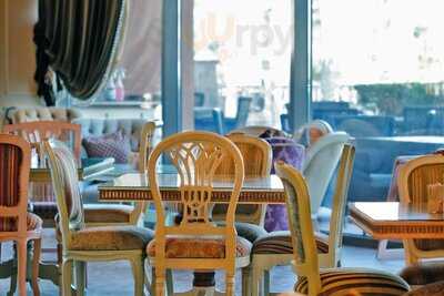 ‪shakespeare And Co. Dubai Science Park‬