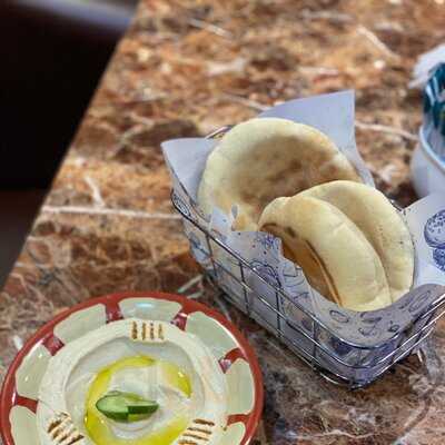 ‪manoushe W Nos‬