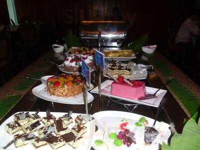 ‪dhow Palace Hotel‬