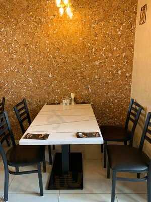 ‪cinnamon Tree Restaurant‬