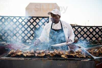 ‪the Grand Grill & White Lounge‬