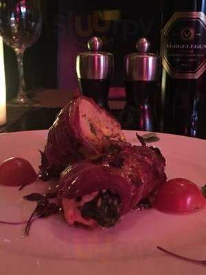 ‪the Grand Grill & White Lounge‬