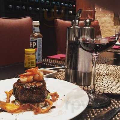 ‪the Grand Grill & White Lounge‬