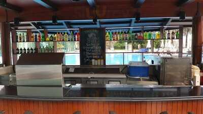 ‪h2o Pool Bar & Restaurant‬