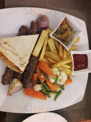 ‪nayas Restaurant & Cafe‬