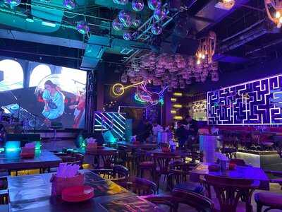 ‪headlines Cafe‬