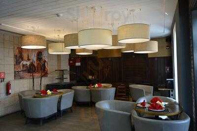 ‪amore Boulevard Cafe‬