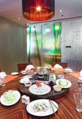 ‪szechuan Palace‬