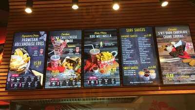 ‪surf 'n' Fries‬