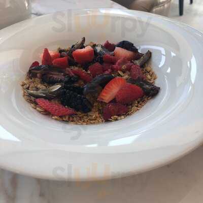 ‪harper's Bazaar Cafe‬