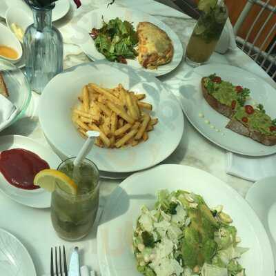 ‪harper's Bazaar Cafe‬