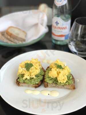 ‪harper's Bazaar Cafe‬