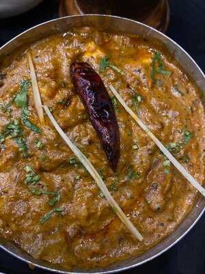 ‪desi Village Restaurant & Shisha Lounge‬