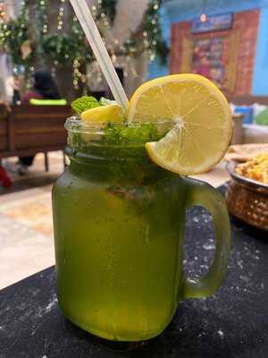 ‪desi Village Restaurant & Shisha Lounge‬