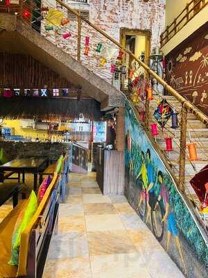 ‪desi Village Restaurant & Shisha Lounge‬