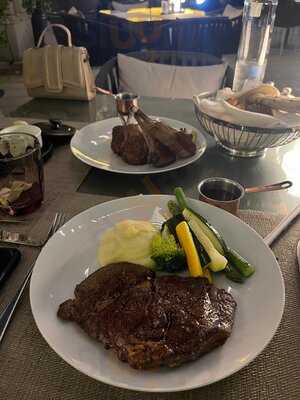 ‪the Restaurant At Address Fountain Views‬